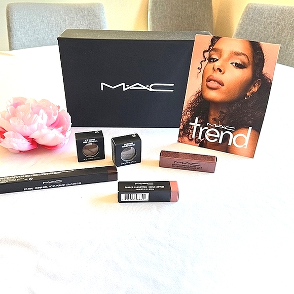 🏷️MAC Teddy 2.0  Collection 5 PC SET Kylie Jenner Collab - Picture 1 of 3